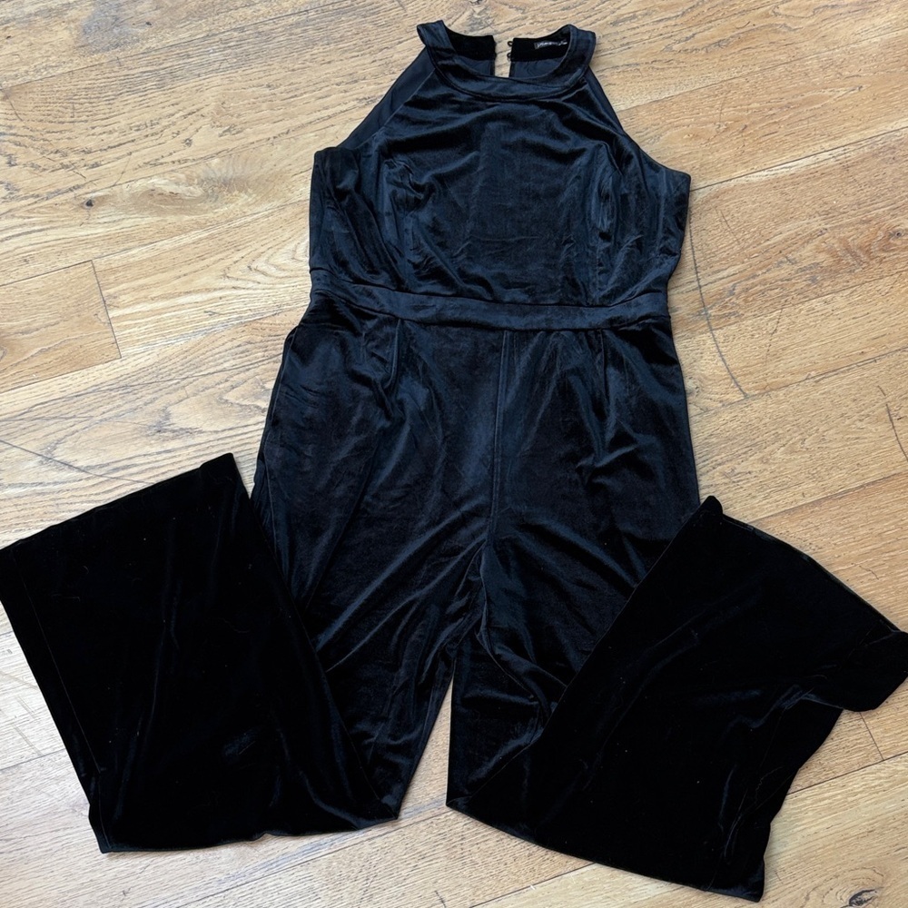 J. McLaughlin Tania Black Velvet Jumpsuit. XL